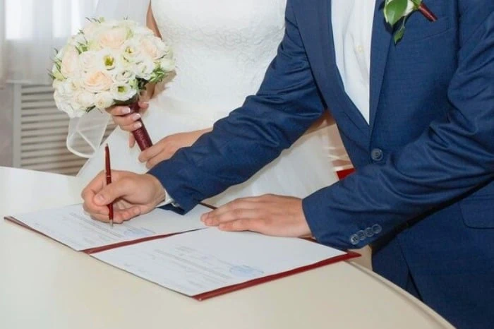راهنمای جامع هزینههای عروسی در سال 1404 24 عقد محضری