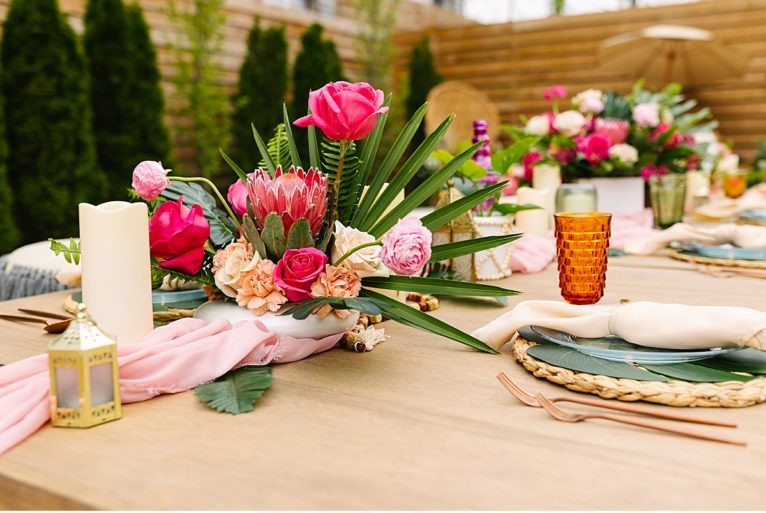 چیدمان میز برای پذیرایی پاتختی